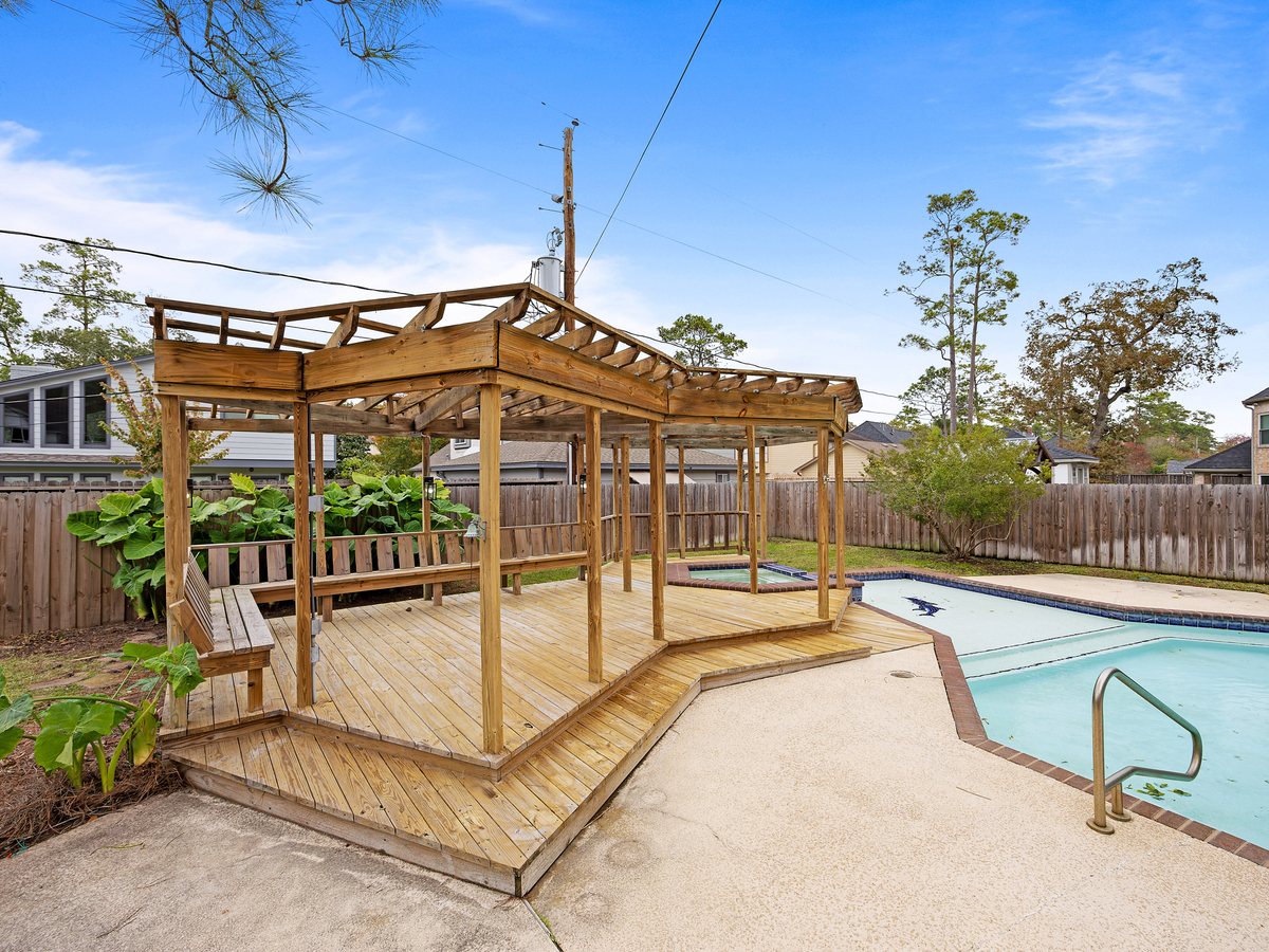 Cypresswood — finished pool and patio, photo 8