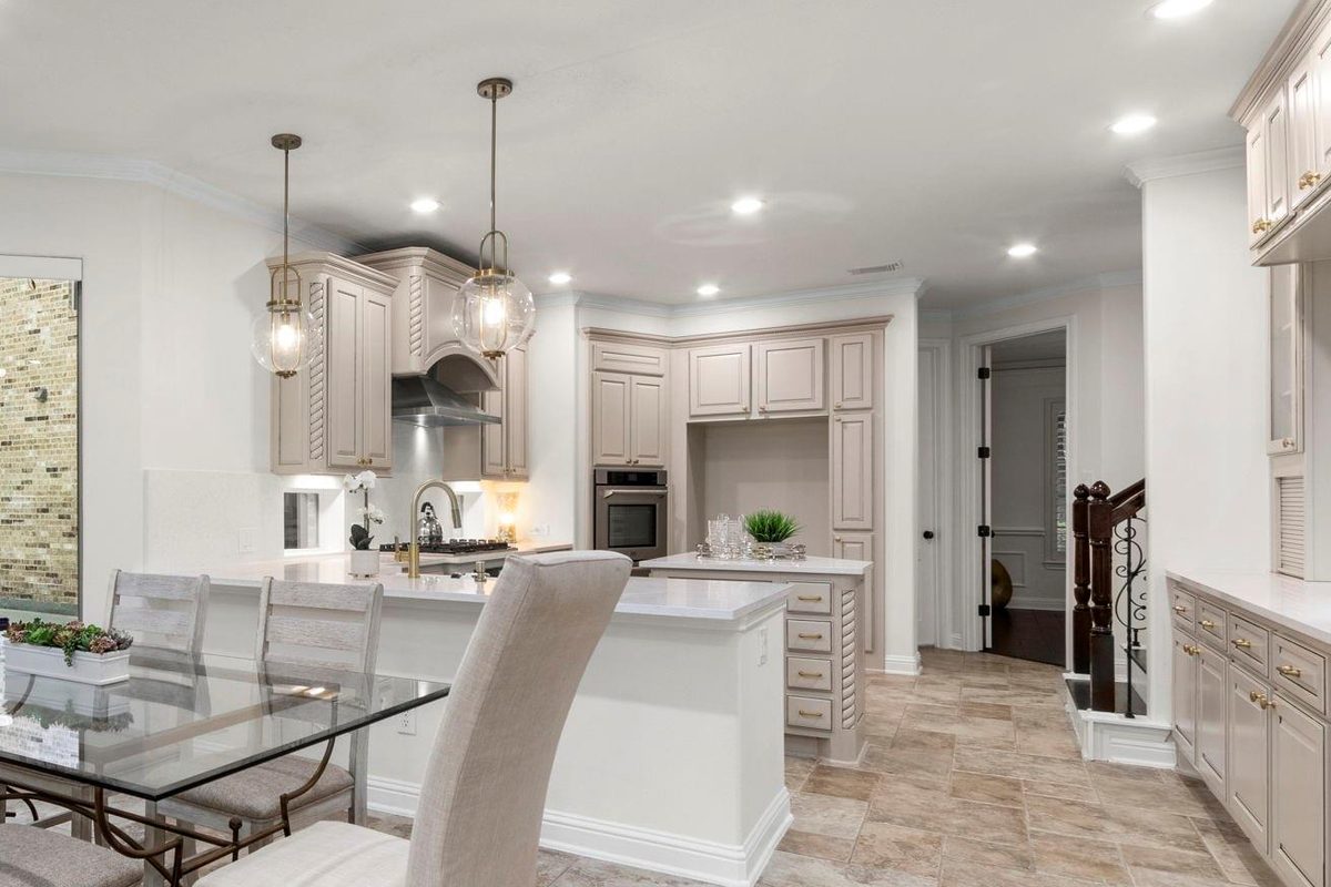 Veilwood — renovated kitchen, photo 2